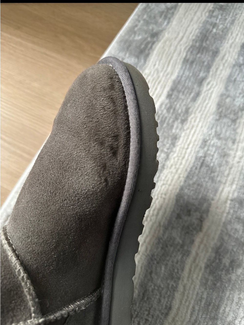 UGG - Picture 12 of 12